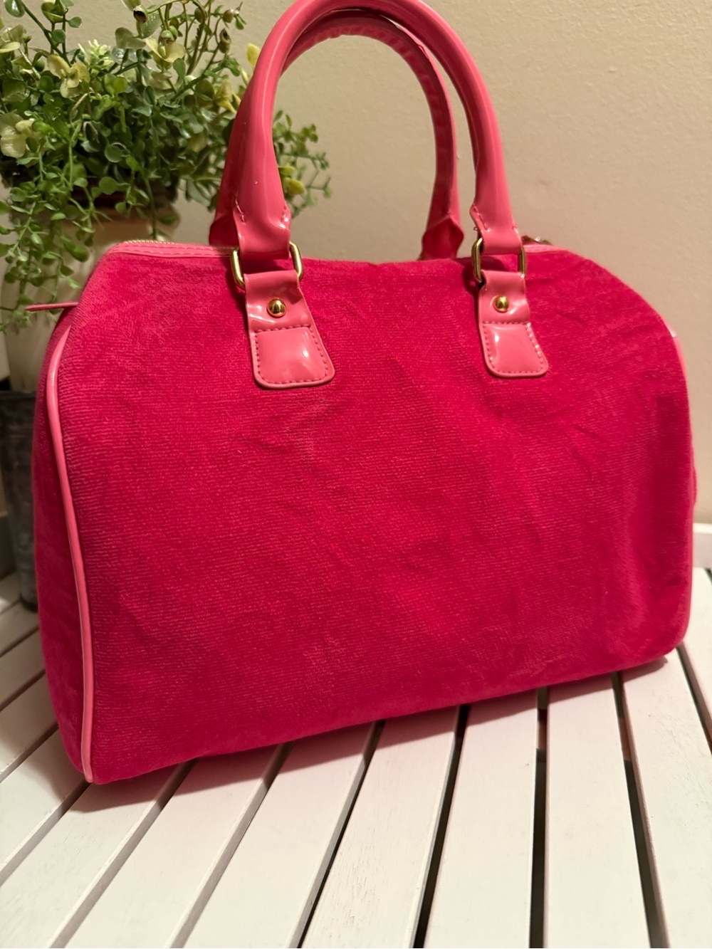Victoria's Secret Hot Pink Heart Charm Tote - Picture 4 of 9